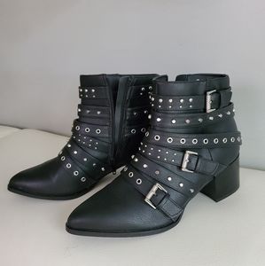 NEVER WORN - BLACK FERGALICIOUS BOOTIES